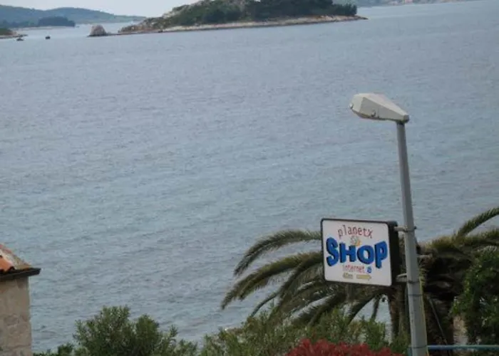 Seafront Pretner - With Terrace * Orebić