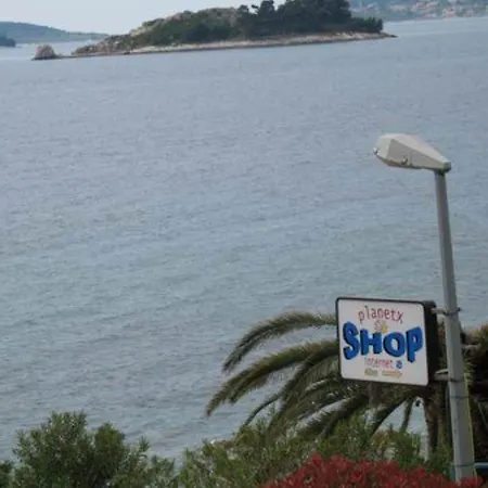 Seafront Pretner - With Terrace * Orebic
