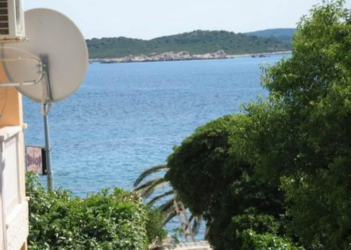 Seafront Pretner - With Terrace * Orebić